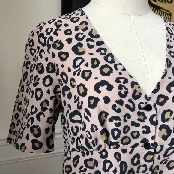 Sanctuary Leopard Vneck Blouse Button Up NWOT S - Picture 6 of 10